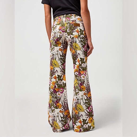 WRANGLER ANTHROPOLOGIE WANDERER FLORAL BOHO BOHEMIAN 70S FEMININE FLARE JEANS - Picture 12 of 16